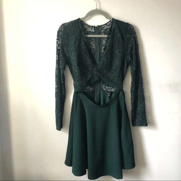 Privy Beautiful green dress with lace design - Picture 3 of 11